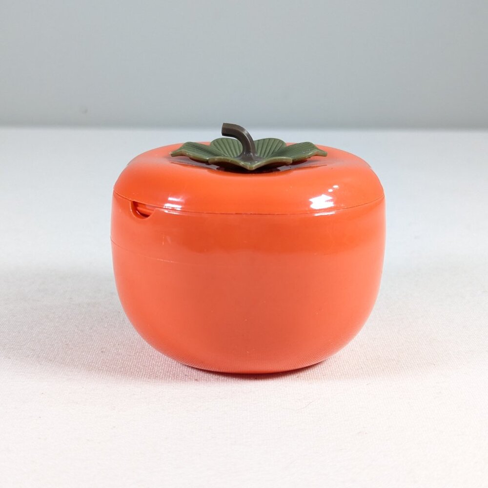 Plastic persimmon condiment dish, lidded plastic container made in Japan - Picture 3 of 6